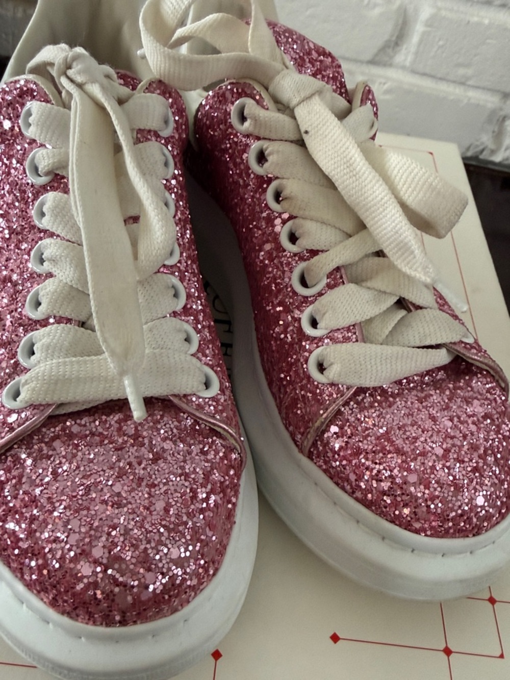 Alexander McQueen Women’s Galaxy Glitter Bubblegum Pink Low-Top Sneakers 36.5 - Picture 11 of 12